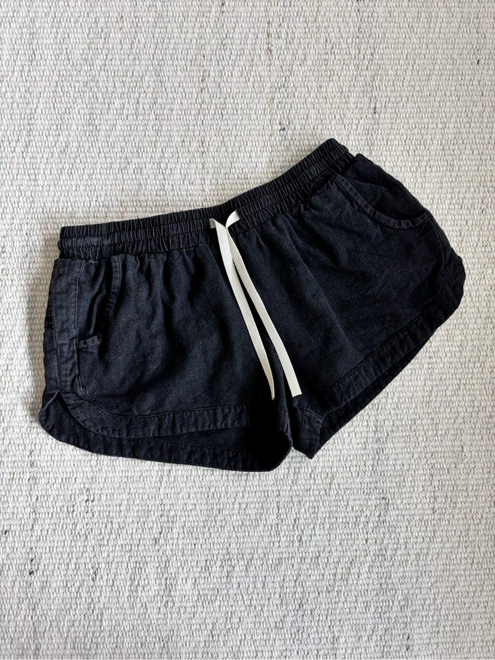 | Harlow | Black Elastic with Drawstring Shorts Women’s Teens size Small